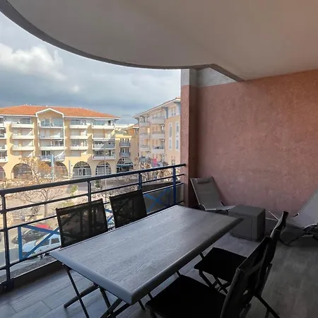 Apartament Appartement Port Frejus